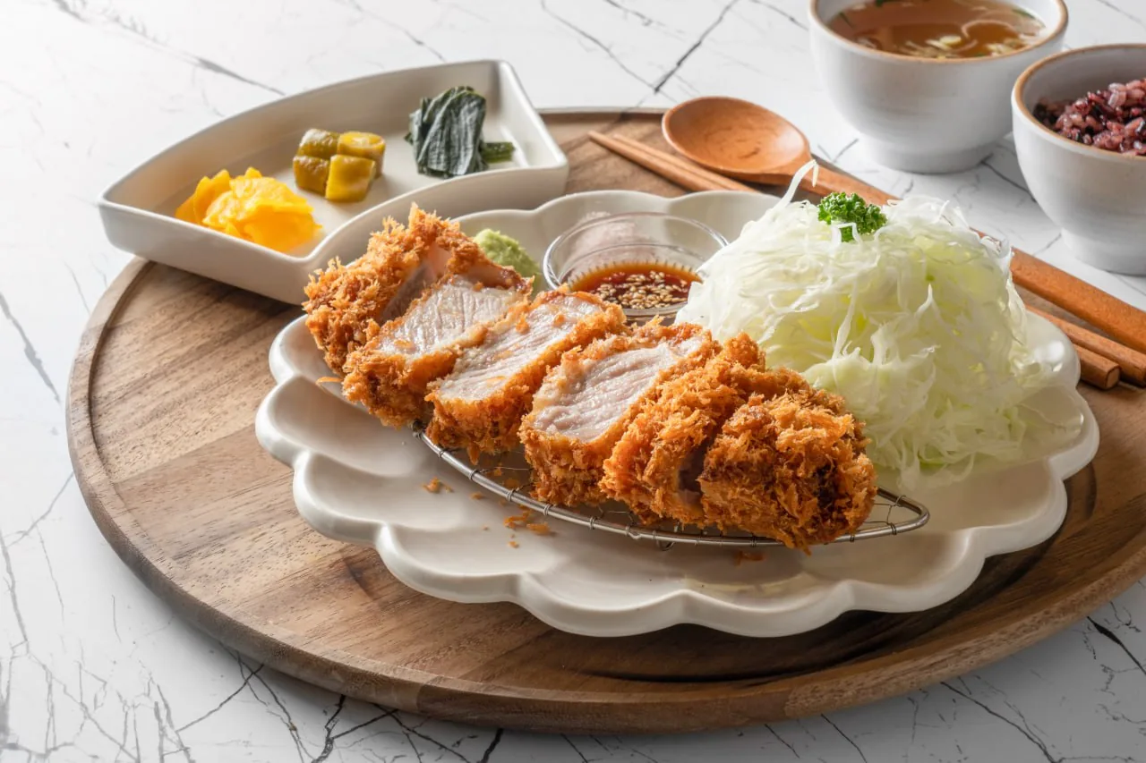 01 · DONKATSU 시그니처